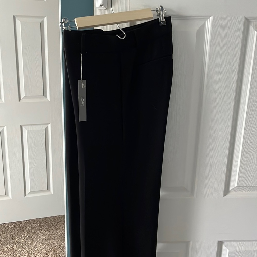 High waist trouser (straight through the hip)